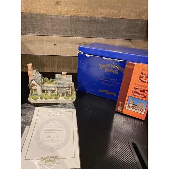 David Winter Cottages "Newtown Millhouse" Box with COA. Ltd Ed #0273/4500 Signed - Picture 1 of 11